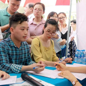 Economic recession, widespread unemployment, bleak future picture for Vietnamese people